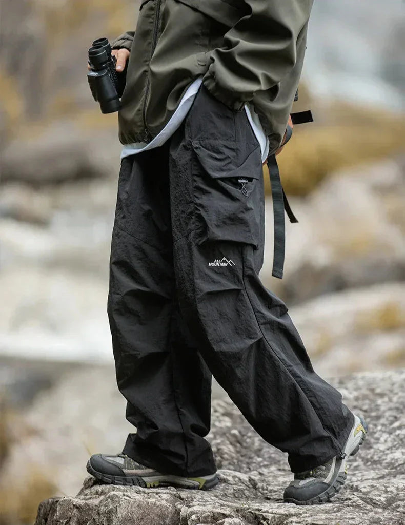 Men's cargo trousers - with elasticated waist