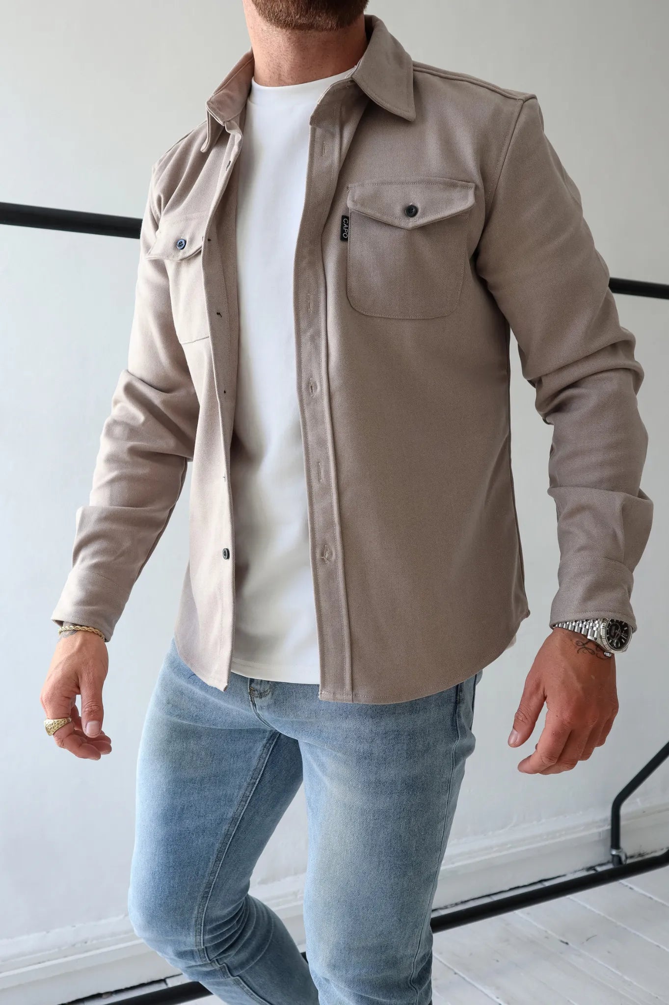 Metroshirt jacket – a buttoned shirt jacket for men with chest pockets, blending sophisticated tailoring with casual comfort.