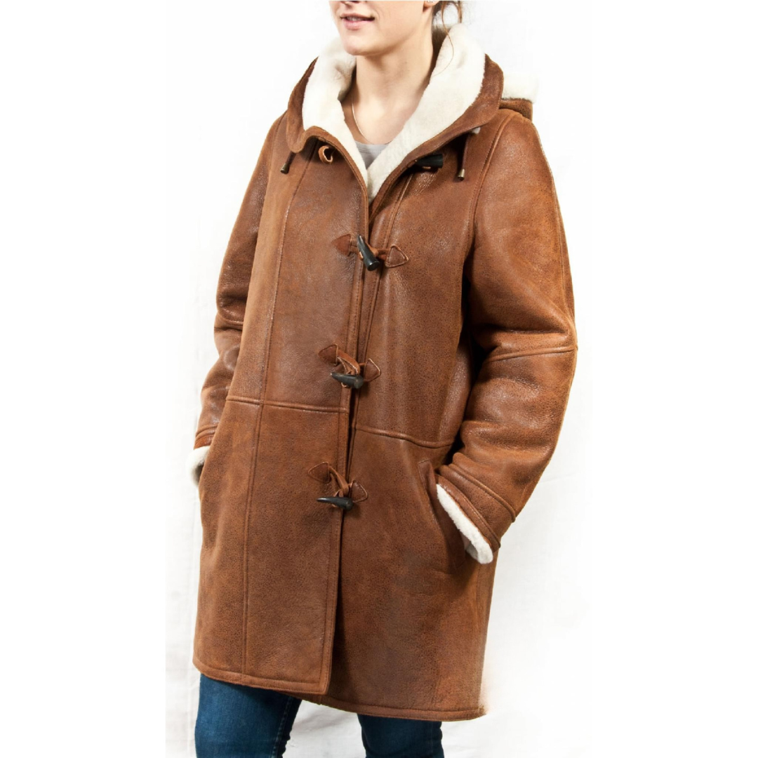 Cozy women's hooded long jacket – shearling lined winter coat with relaxed casual fit