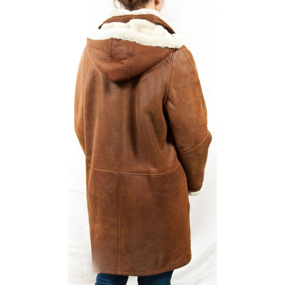 Cozy women's hooded long jacket – shearling lined winter coat with relaxed casual fit