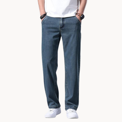 Men's Low Rise Relaxed Leg Denim Jeans with Breathable Lyocell Fabric and Enzyme-Washed Finish