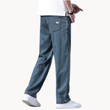 Men's Low Rise Relaxed Leg Denim Jeans with Breathable Lyocell Fabric and Enzyme-Washed Finish