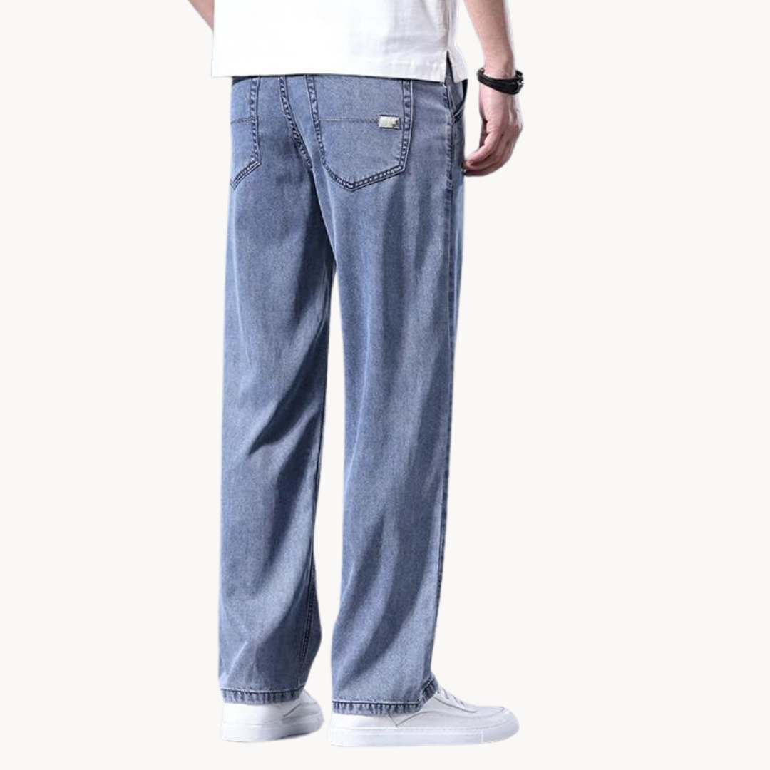 Men's Low Rise Relaxed Leg Denim Jeans with Breathable Lyocell Fabric and Enzyme-Washed Finish