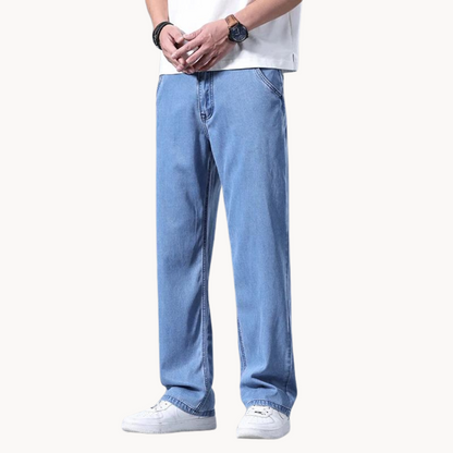 Men's Low Rise Relaxed Leg Denim Jeans with Breathable Lyocell Fabric and Enzyme-Washed Finish